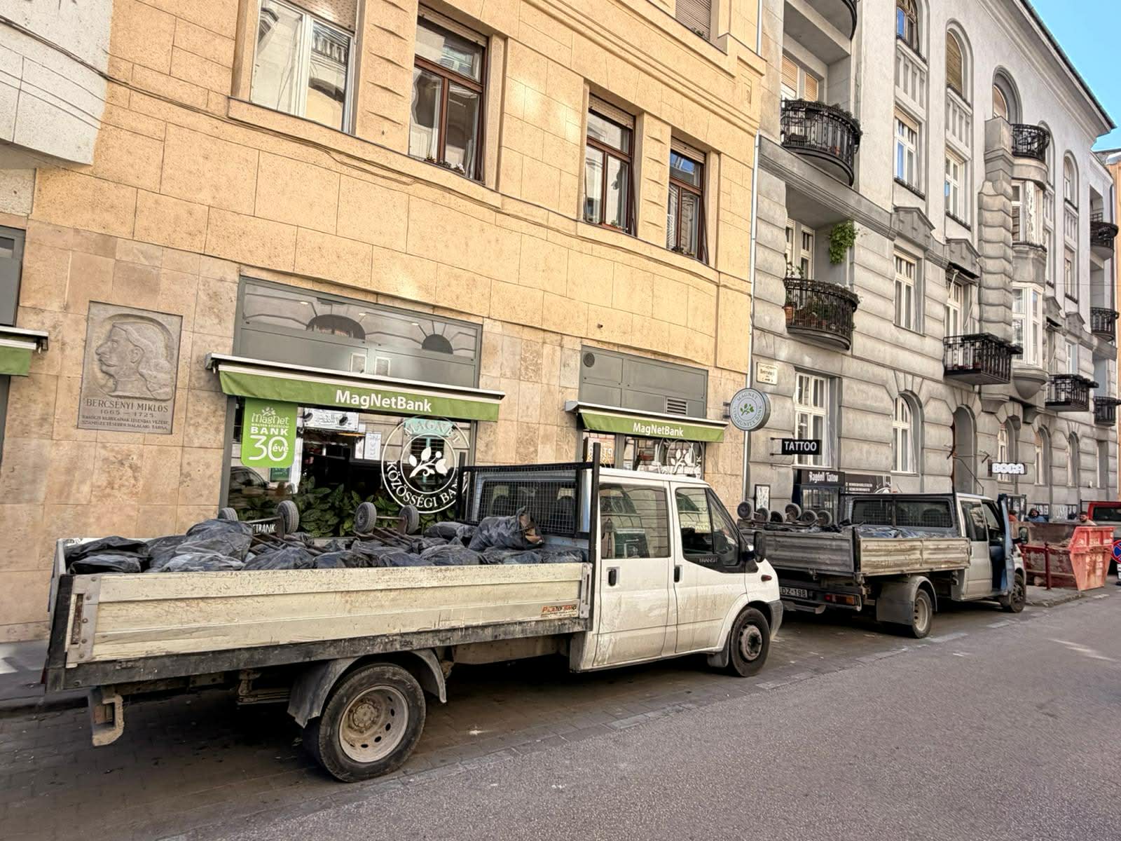Sitt elszállítás és felpakolás kisteherautóval Budapest területén